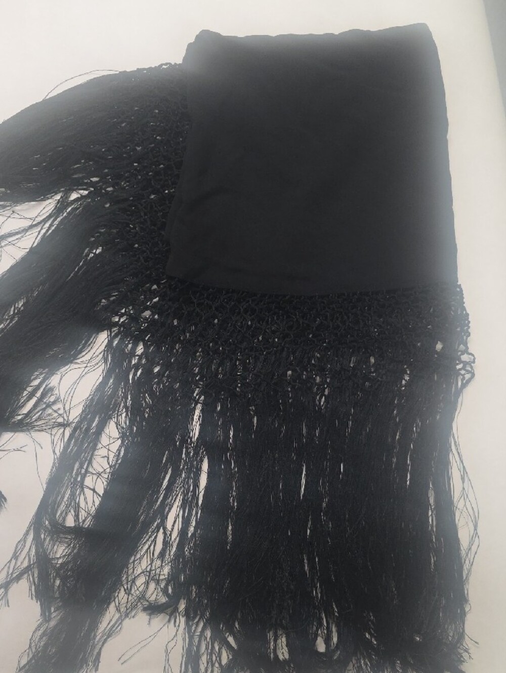Oscar de la Renta Silk Black Fringe Shawl Scarf - Picture 2 of 7